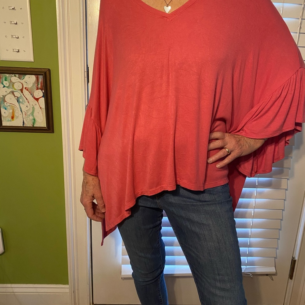Coral flowy top